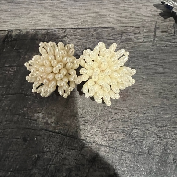 Jewelry - Vintage Elegant Cream Floral Clip On Earrings
